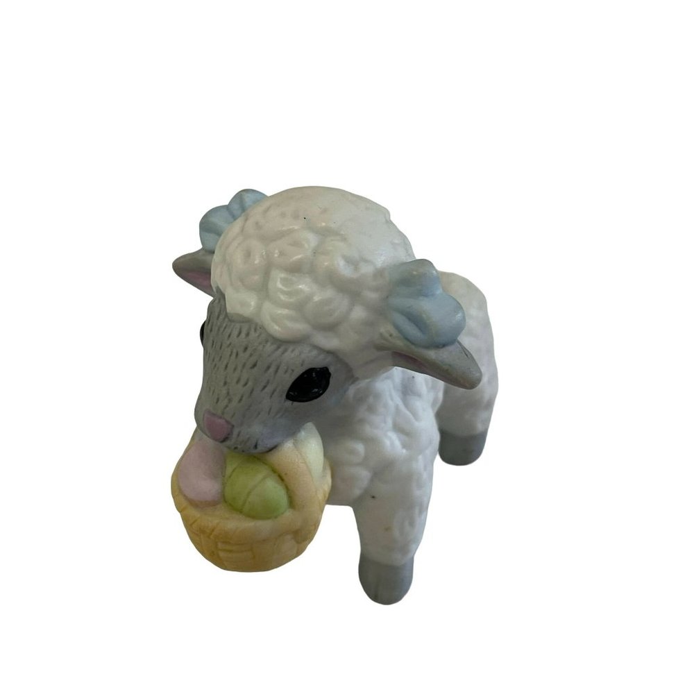 Vintage Collectible White Sheep Lamb Carrying Easter Basket Figurine Taiwan 1980
